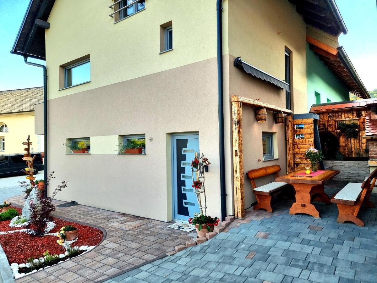 Gartnar Home -Hiska S Pridihom Domacnosti In Pogledom Na Hribe. Radovljica Exterior photo